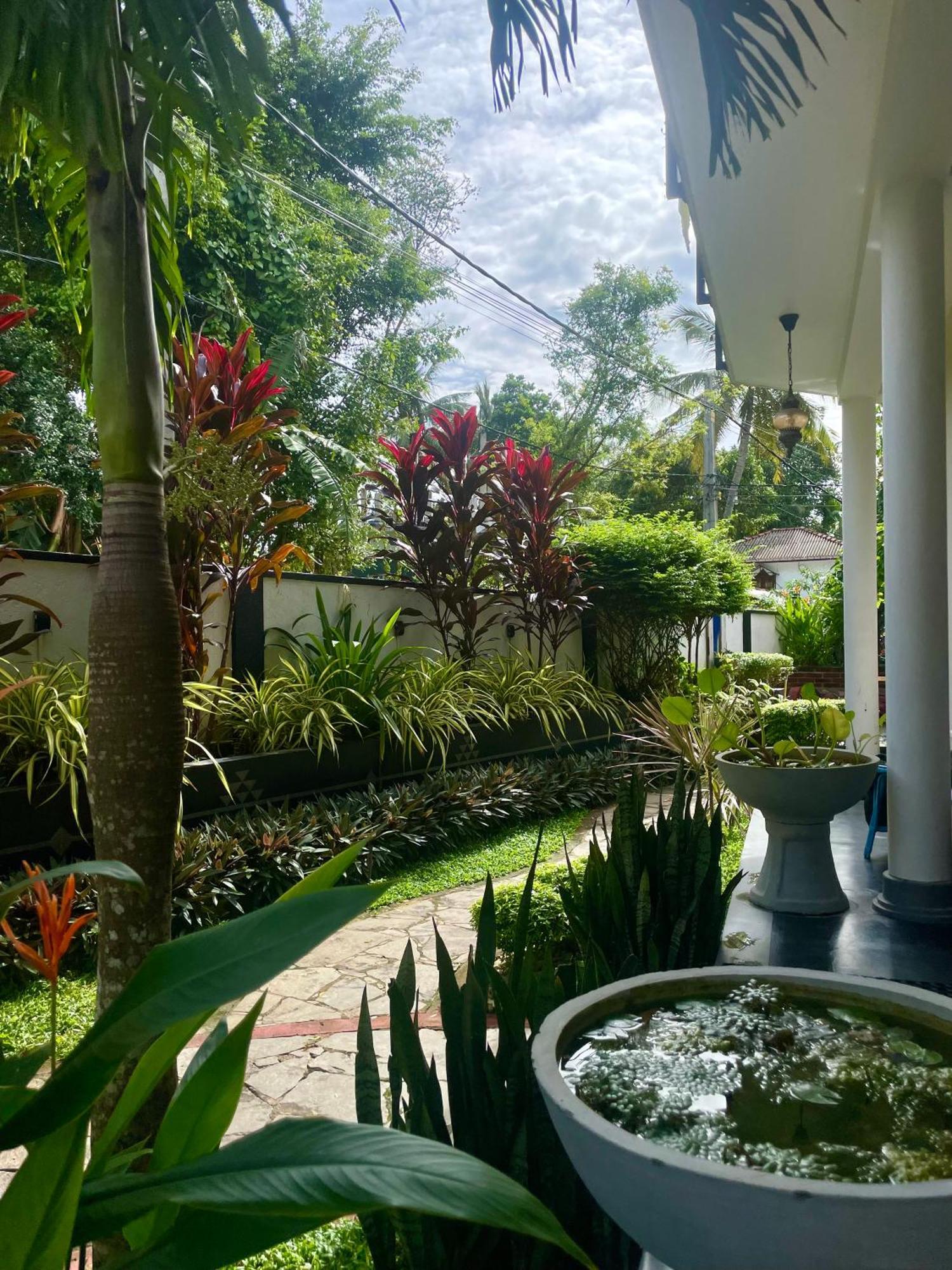 Habibi Hostel & Restaurant Unawatuna Zewnętrze zdjęcie